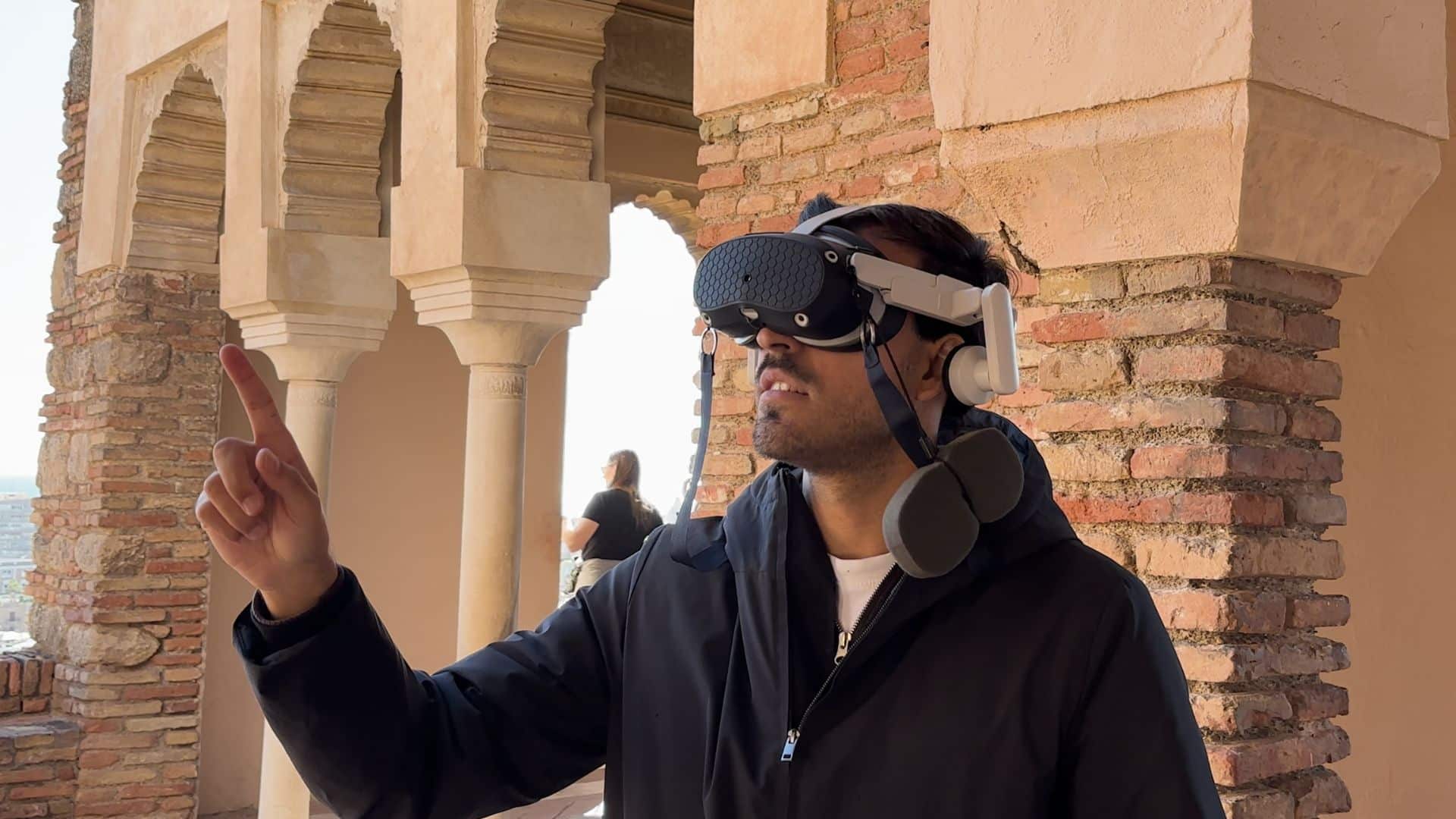 PARADA VR EN LA ANTIGUA SALA DE REZO DE LA ALCAZBA_